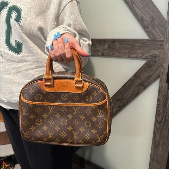 Vintage Louis Vuitton Trouville Monogram Handbag! - Picture 9 of 11